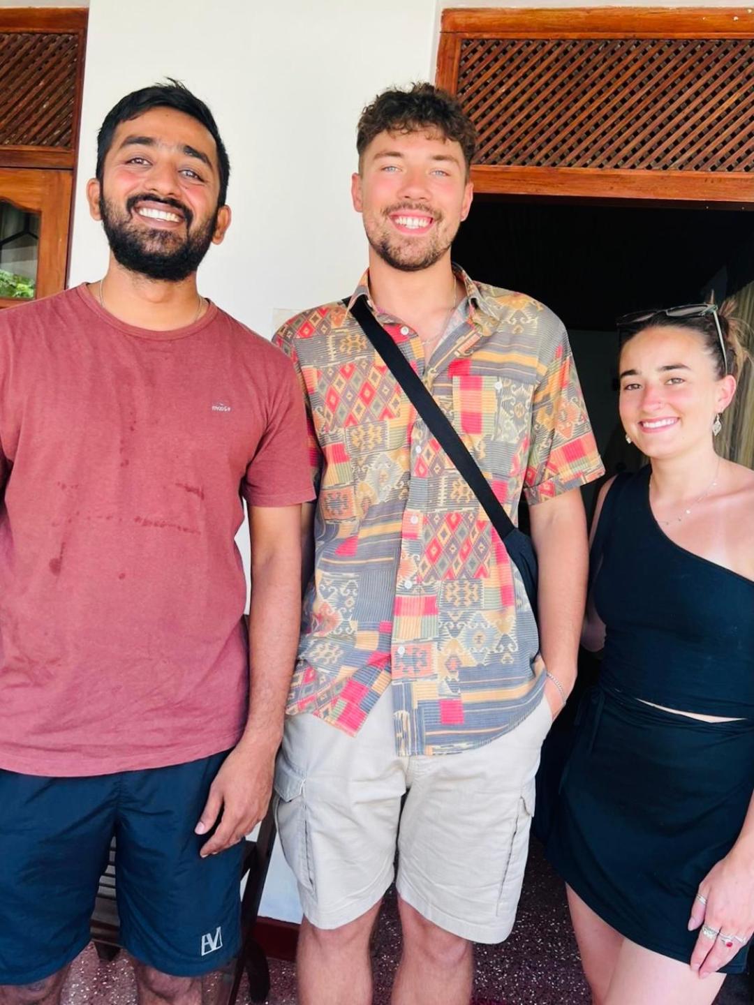 Ceylon Glory Hostel Negombo Bagian luar foto